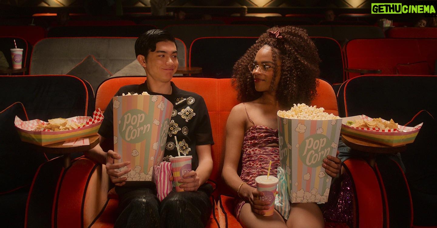 Tobie Donovan - 254.3K Likes - First look at Heartstopper Season 2, coming to @netflix August 3rd! 🇫🇷🤍
