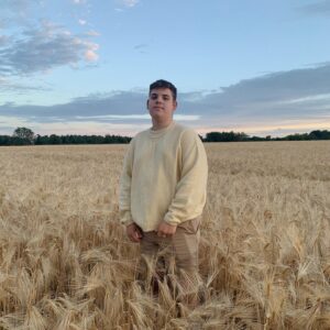 Tobie Donovan Instagram - Naughtiest thing I’ve ever done🏃🏽‍♂️🌾