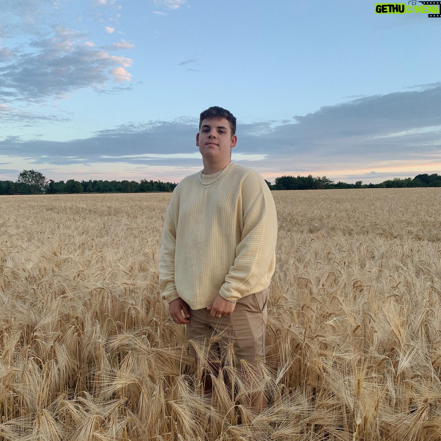 Tobie Donovan - 14.1K Likes - Naughtiest thing I’ve ever done🏃🏽♂️🌾