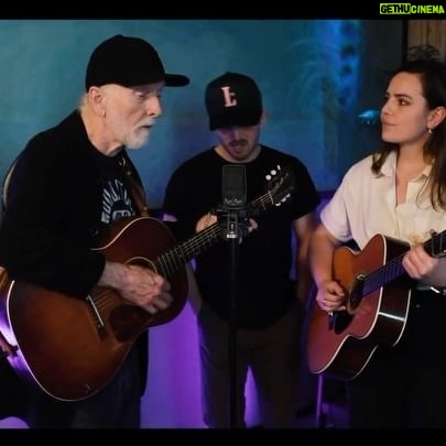 Tobin Bell - 6.5K Likes - Our rendition of Knockin’ on Heaven’s Door, originally by the man himself, Bob Dylan. A big thanks to @songsbyhudson for joining us on vocals and to members of the band Trophy for holding it down in the rhythm section. The session was shot & edited by @nicolaswendl.
Band - @trophytrophytrophytrophy
Bass - @alexkyhn
Guitar - @ilikeguitarsalot
Drums - @demarhamilton
Saxophone - @mrmginty
Piano - @lincolncleary
Engineer - @imricoporter
#knockinonheavensdoor #bobdylan #cover