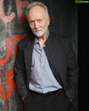 Tobin Bell Instagram - visiting the #SAW maze in Thorpe Park, England 🇬🇧🎡🎢