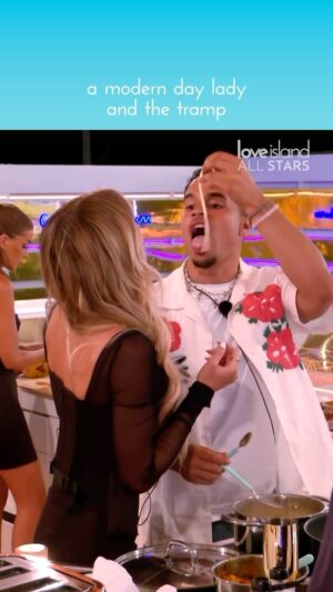 Toby Aromolaran Instagram - Just Toby and Molly getting saucy in the kitchen 🤪 #LoveIsland #AllStars