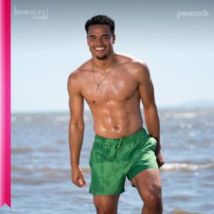Toby Aromolaran Instagram - Time for the Love Island games! 
Of course I had to turn up for the UK 🇬🇧 
The first episodes are out…👀