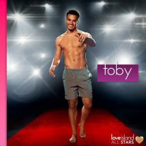 Toby Aromolaran Instagram - @tobyaromolaran scored his first ever relationship in the Villa, and now he’s looking for someone to go into extra time with ⚽ #LoveIsland