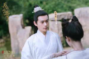 Toby Lee Instagram - 白衣翩然立於世，一身傲骨寄餘生。

長留白子畫在此恭候諸位！ #電影花千骨 #電影花千骨定檔