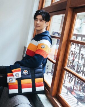 Toby Lee Instagram - 現在 是適合擁抱的季節

@michaelkors
#MKXELLESSE
#mkpartner

Make up : @backstage_aga
Hair : @Raten02 @Chicshockhair
Photo : @hellohenryboy