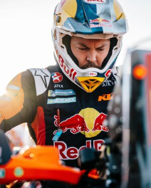 Toby Price Instagram - Stage 7 🏁 8th
Overall ⏱️ 6th
A tough day for me on what was the longest stage of this year’s race. I rode well but it was hard to make good time from the front as the navigation was really tricky today and the guys starting later on were able to make up quite a lot of ground and obviously, that cost us in the results. There’s 5 long stages to go though, so I’ll keep on pushing and aim to make up time on the boys ahead.
#Dakar2024