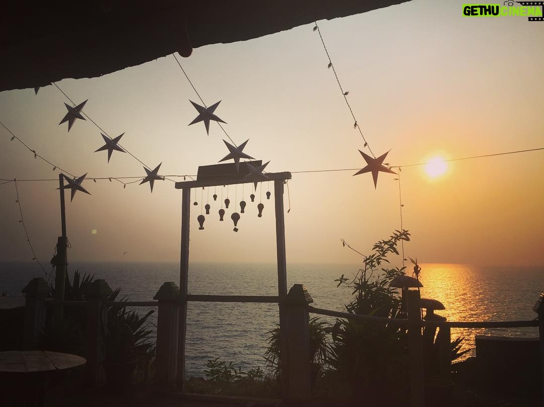 Toby Regbo - 34.7K Likes - Discussing bitcoin at sunset.
