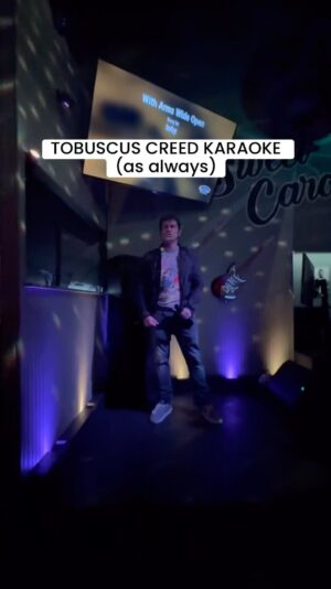Toby Turner Instagram - CREED KARAOKE (as always) @creed @scottstapp #karaoke #tobuscus
