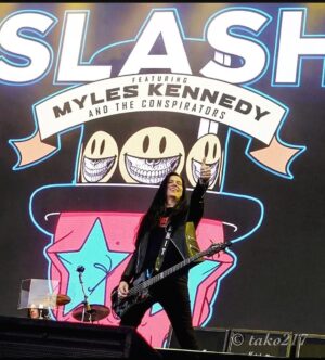 Todd Kerns Instagram - Thumbs up from the SMKC Living The Dream tour 5 or 6 years ago now. Time keeps on flying along. I hope this new week finds you well. It’s Monday. The beginning of my first week off in I don’t know how long. Planning to make it a productive one in its own way. Here’s to making it a good one. Happy Monday! #smkc #livingthedream Photo by @tako217