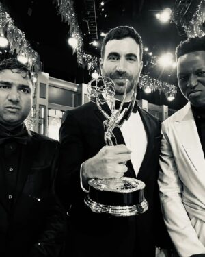 Toheeb Jimoh Instagram - Emmys 2022 💫

I'm so proud of my TedLasso family! Yesterday was 🤯🤯

Suit: @dior
Styling: @ysmnsabri 
MUA: @chousner 
Hair: @theshaveplace 

#Emmys2022 #toheebjimoh #Samobisanya #tedlasso