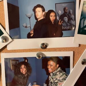 Toks Olagundoye Instagram - Fun in Frasierland 🥰🥰🥰 There’s a whole bulletin board full of them. Check out @jesssalgueiro’s account for more (totally pilfered this one from her 🙊)
•
#Frasier #Reboot #Comedy #Backstage #BTS #Greenroom #BulletinBoard #Polaroid #Instax #Fun #GoodTimes