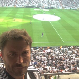 Tolga Güleç Instagram - Sen bana babamdan kaIan miras değiI, oğIuma oIan borcumsun.. Şampiyonluk için son 90 dakika.. 🦅