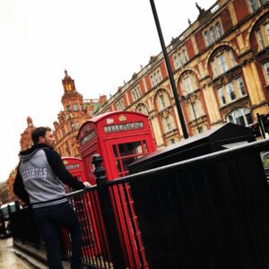 Tolga Güleç Instagram - Bir Shakespeare, bir Ryan Gosling, bir de ben işte #happynewyears