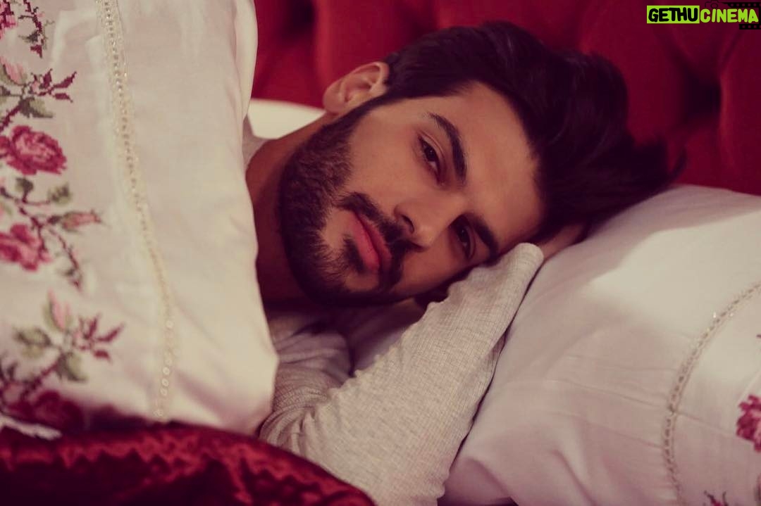 Tolga Mendi - 73.1K Likes - Yeni Gelin saat 20:00 de @showtv de herkesleri bekliyoruz☺