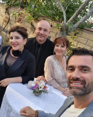 Tolga Tekin Instagram - Beş buçuk ay çok keyifli bir ekiple çalışmanın huzuru ve accık hüznü var.Başta yapımcılarımız @gunescelikcan ve @mervazorlu olmak üzere,yönetmenimiz @altugsahin,ikinci yönetmenimiz @dilek_kulekcii,canım oyuncu arkadaşlarım başta @sebnembozoklu olmak üzere @metincoskunn, @ugurdemirpehlivan, @selmaguneriofficial, @arassenol, @ezgitombul_, @gzmkala, @guzel_sureyya @muratdanaci, @mertcarim, @nisandokmeci, @saidegeyildirim, @ipekayko, @ozlemunaldi, @ferdi.akarnur’a,Mahmut bey ve @zeynepongen’e ve tüm kamera arkasında emek veren arkadaşlarıma çok teşekkür ederim… @goyaent @hayatiminnesesi.trt