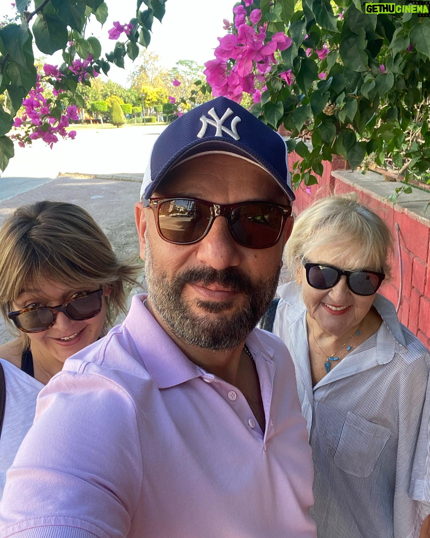 Tolga Tekin - 11.3K Likes - Aile buluştu🙏🧿🦋😎 @prjctamstr @meraldoken #family #mom&sister