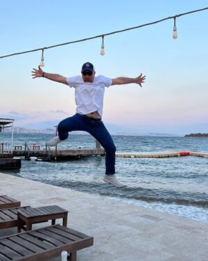 Tolga Tekin Instagram - Kırıldım sana be..🏖️Kırk yılın başında geliyoruz,bi gireydik be… 😎🦋 #repohalleri