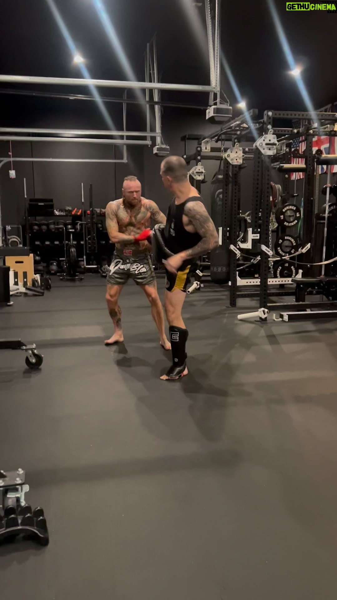 Tom Büdgen - 3 Likes - Light flow with kru Damian from @tampamuaythai. Even after years and years of training when starting to work with different coaches that apply different styles and perspectives it can seem you start right back at the beginning. One of the greatest learning curves of life happens when allowing yourself to be uncomfortable and relearn certain aspects of disciplines with a different vantage point. There is no real truth in life other than the truth you collect along the way that you feel applies to you and your trade.