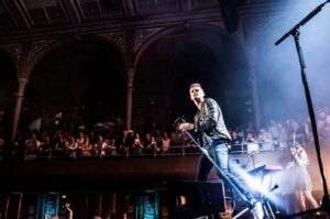 Tom Chaplin Instagram - Can’t believe our first performance on the Twelve Tales mini-tour in the UK was 3 years ago tonight. I’m really missing performing, so send in your memories from the Christmas shows tagging @tomchaplin and I’ll share some of my favourites. You can listen to Twelve Tales of Christmas at the link in my bio!