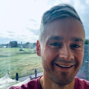 Tom Chaplin Instagram - Here in my happy place. St Andrew’s yesterday with good friend @nicolascolsaerts - he shot the lights out, top of the leaderboard! Today we have Carnoustie in a Scottish zephyr (45mph 💨). Buckle up, hunker down, go again, go well! Love the @dunhilllinks