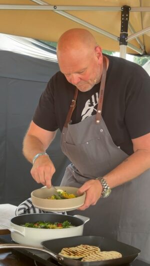 Tom Kerridge Instagram - Looking forward to seeing you lovely lot at @pubinthepark Chiswick this weekend! Who’s going?

#musicandfoodfestival #foodfestival #foodie