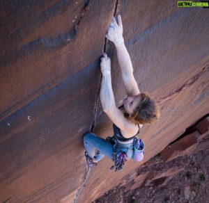 Tom Randall Instagram - USA Crack Camps! 🇺🇸 I’ve had the pleasure (and sometimes pain 😅) of climbing pretty much every size and type of crack with @tradprincess in the last few years and also watched her share a lot of knowledge with people at the crags (including me! 🙏) so that they get to tap into her experience… It’s now that time of year when you can go and do this a bit more officially via her Crack Camps this May and June. I fully recommend that she knows her shizzle!! Also she’s got @onechicktravels @lor_sabourin and @gorisb (and others) on hand to pump up the learning an extra notch and they’re also frickin’ good fun to hang out with in general. If you want to really get stuck into this style it’s a good place to start as TRs are set up, there’s demos on all the sizes, coaches on hand all day and you can do some leading if you feel up to it! 💪💪

There’s plenty of info on Mary’s Insta, but also I’ve put a link in my stories should anyone need it 😊

Photo credits: @spencermckaay & @tradprincess