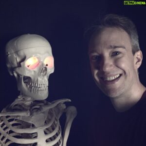 Tom Scott Instagram - Made a friend. If all goes well, they’ll be in a video in October.