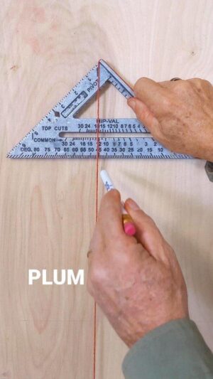 Tom Silva Instagram - A speed square is a great level in a pinch.

#tipsandtricks #speedsquare #level #woodworking #contractor #construction #diy #thisoldhouse #askthisoldhouse