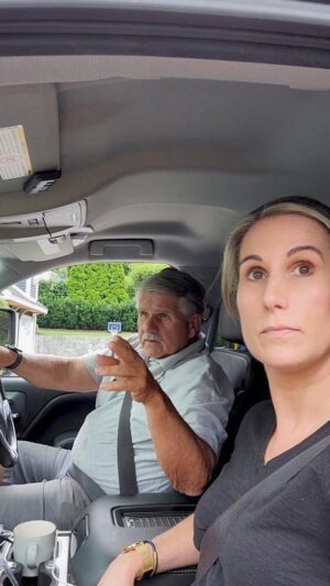 Tom Silva Instagram - Always so informative 🤣 
#housetour #housetours #teachingmoments #contractor #bluecollar #silvabrothers #thisoldhouse #homedepot @_katesilva