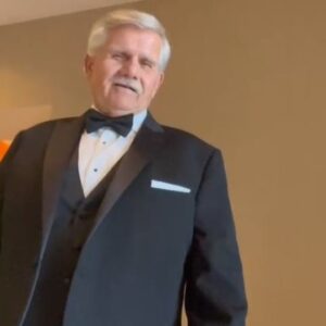 Tom Silva Instagram - Ready for the 49th annual Daytime Emmy Awards! Congratulations to This Old House for their Lifetime Achievement Award ❤️#ThisOldHouse