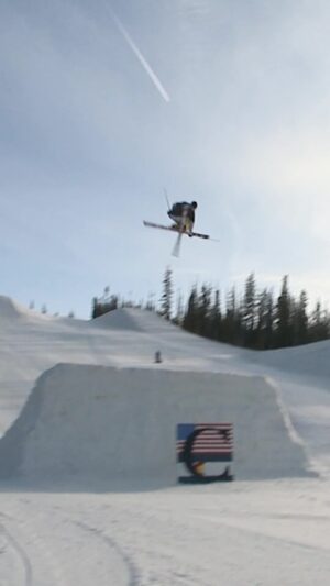 Tom Wallisch Instagram - Both ways sw10, 15 years ago 🐐 @twallisch “Refresh” segment (2009) is available now on our YouTube. Check it out!

#Level1Refresh