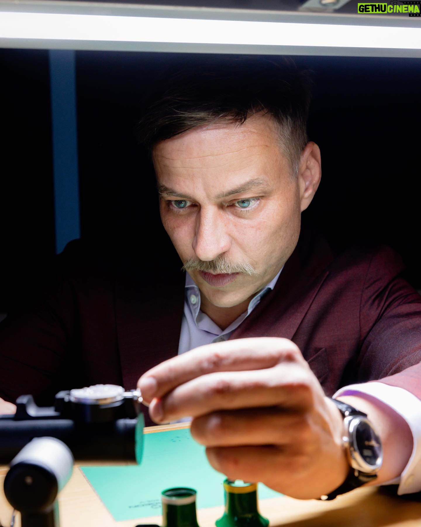 Tom Wlaschiha - 40.1K Likes - Time for timeless beauty with @panerai.
So fascinating getting a little insight into the art of watch making — these time pieces have their roots in the Italian Navy and combine elegance and sophistication in a unique way.
#panerai #panerairadiomir #panerailuminor #werbung