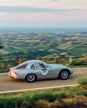 Tom Wlaschiha Instagram - We did it ! #millemiglia2023 
2200km in 5 days across Italy in 
a 1954 Alfa Romeo Sportiva 2000.

Grazie !! @alfaromeoitaliaofficial @alfa_romeo_de @ninacarmaria 
for this crazy unforgettable ride 💚🤍❤️