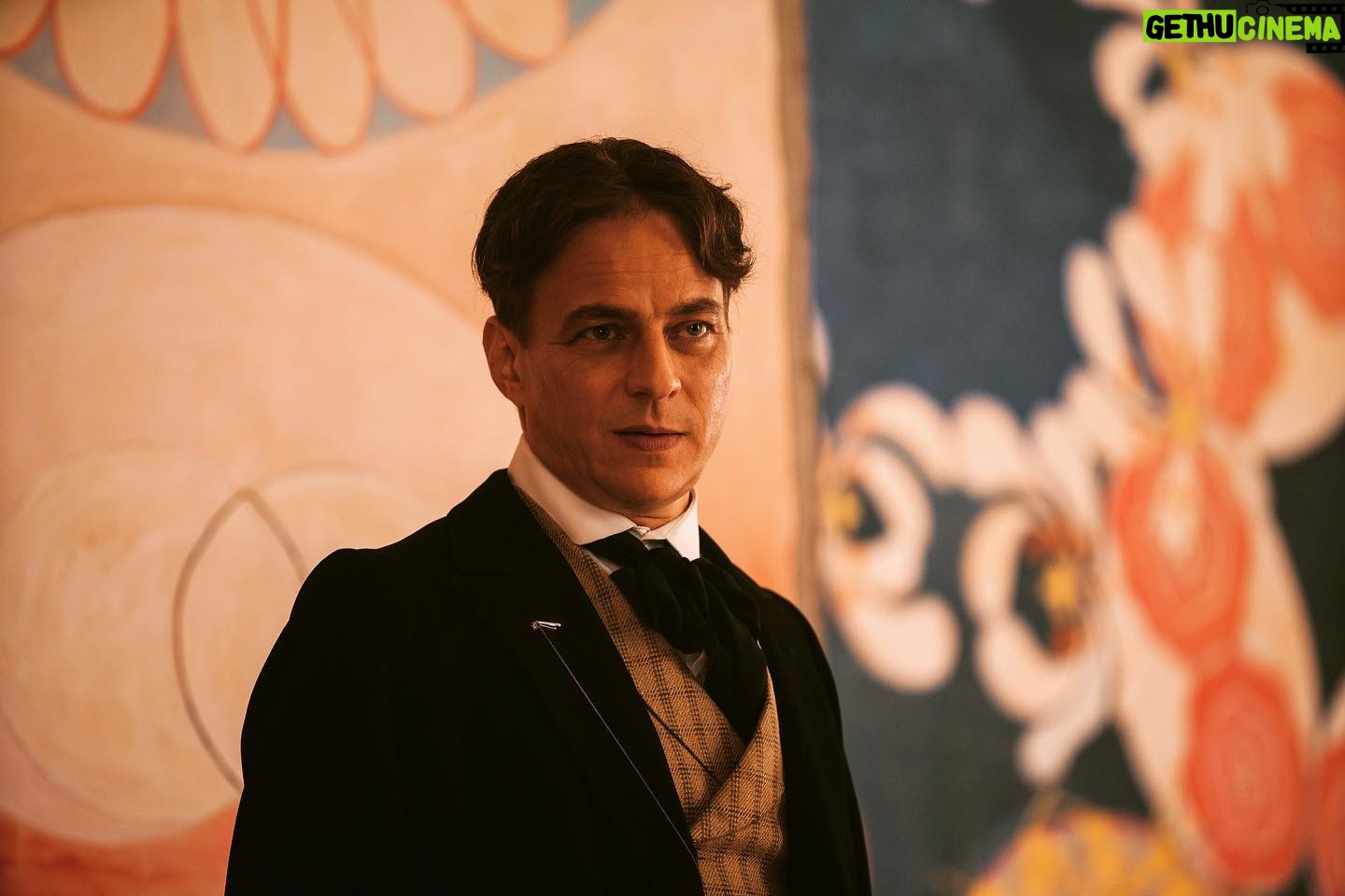 Tom Wlaschiha - 52.8K Likes - London premiere of our beautiful film HILMA about Swedish abstract painter Hilma af Klint.
out Oct 28 in UK cinemas and on @viaplay