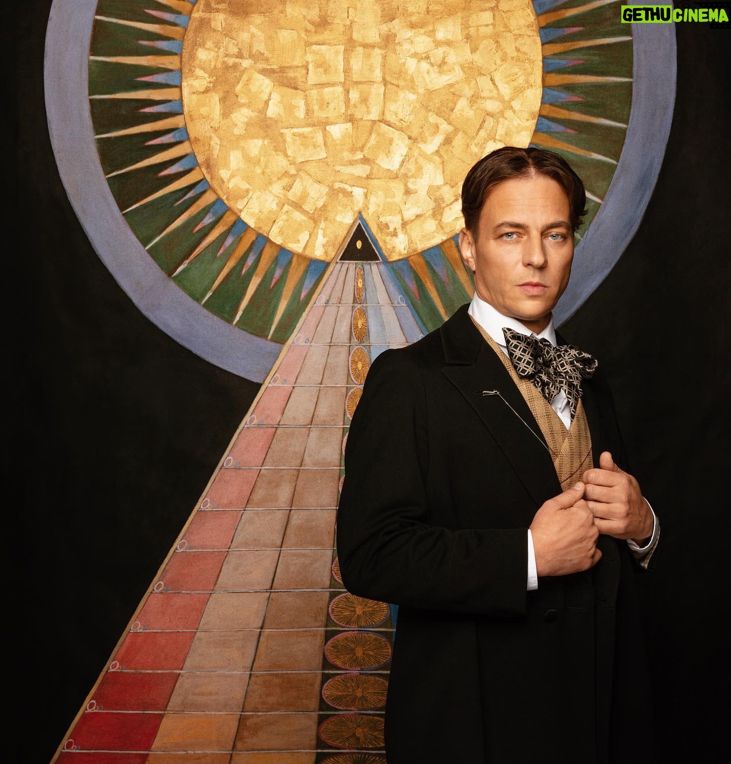 Tom Wlaschiha - 102K Likes - great honour to work with one of my all time favourite directors @lassehallstrom on HILMA, about the life of enigmatic Swedish artist Hilma af Klint.
out this fall in theatres and @viaplaygroup
#rudolfsteiner #hilmaafklint #HilmaViaplay