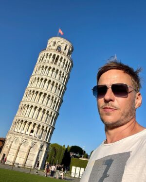 Tom Wlaschiha Instagram - Still standing. 🏁

#pisa #lucca #mantova