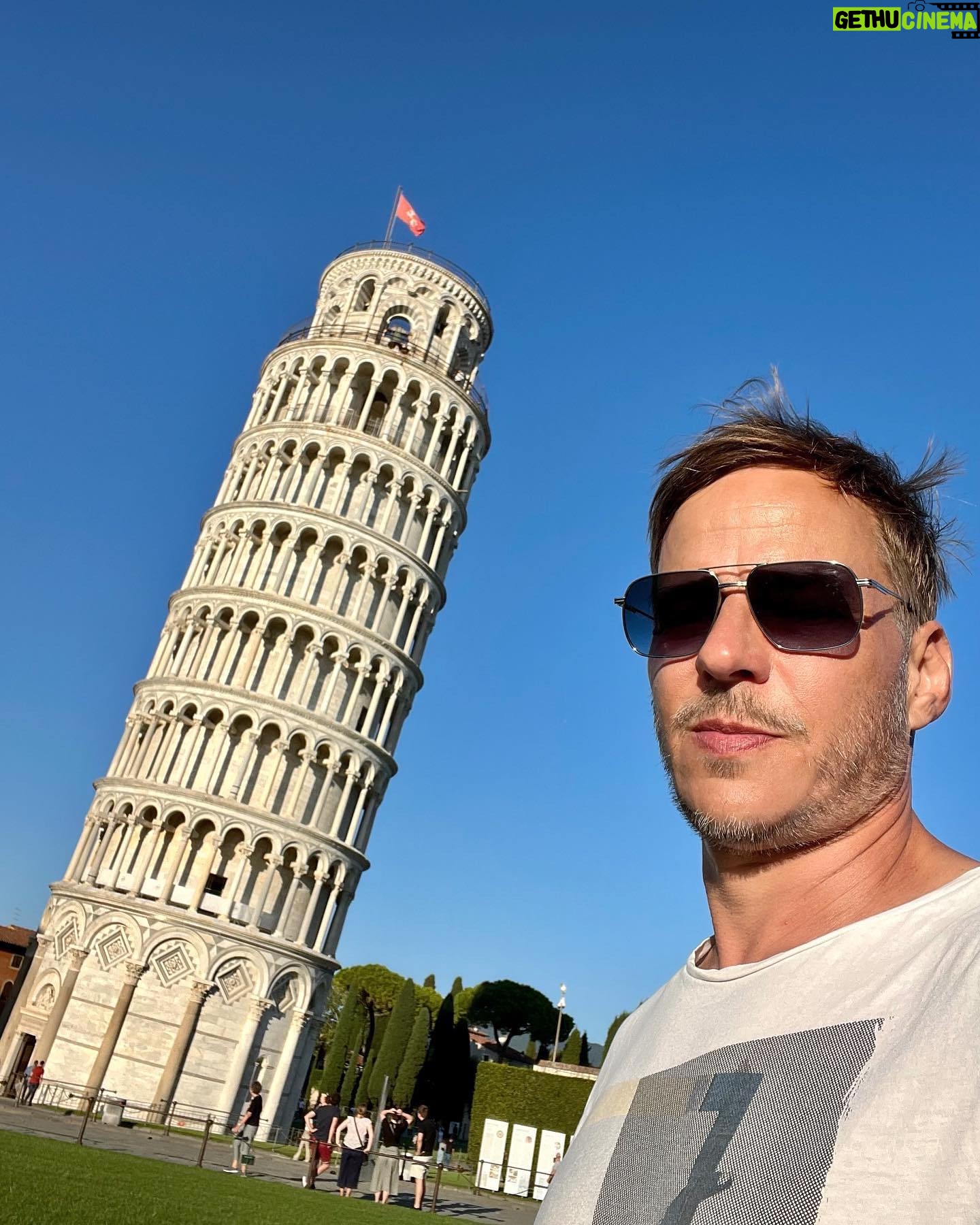 Tom Wlaschiha - 69.5K Likes - Still standing. 🏁
#pisa #lucca #mantova