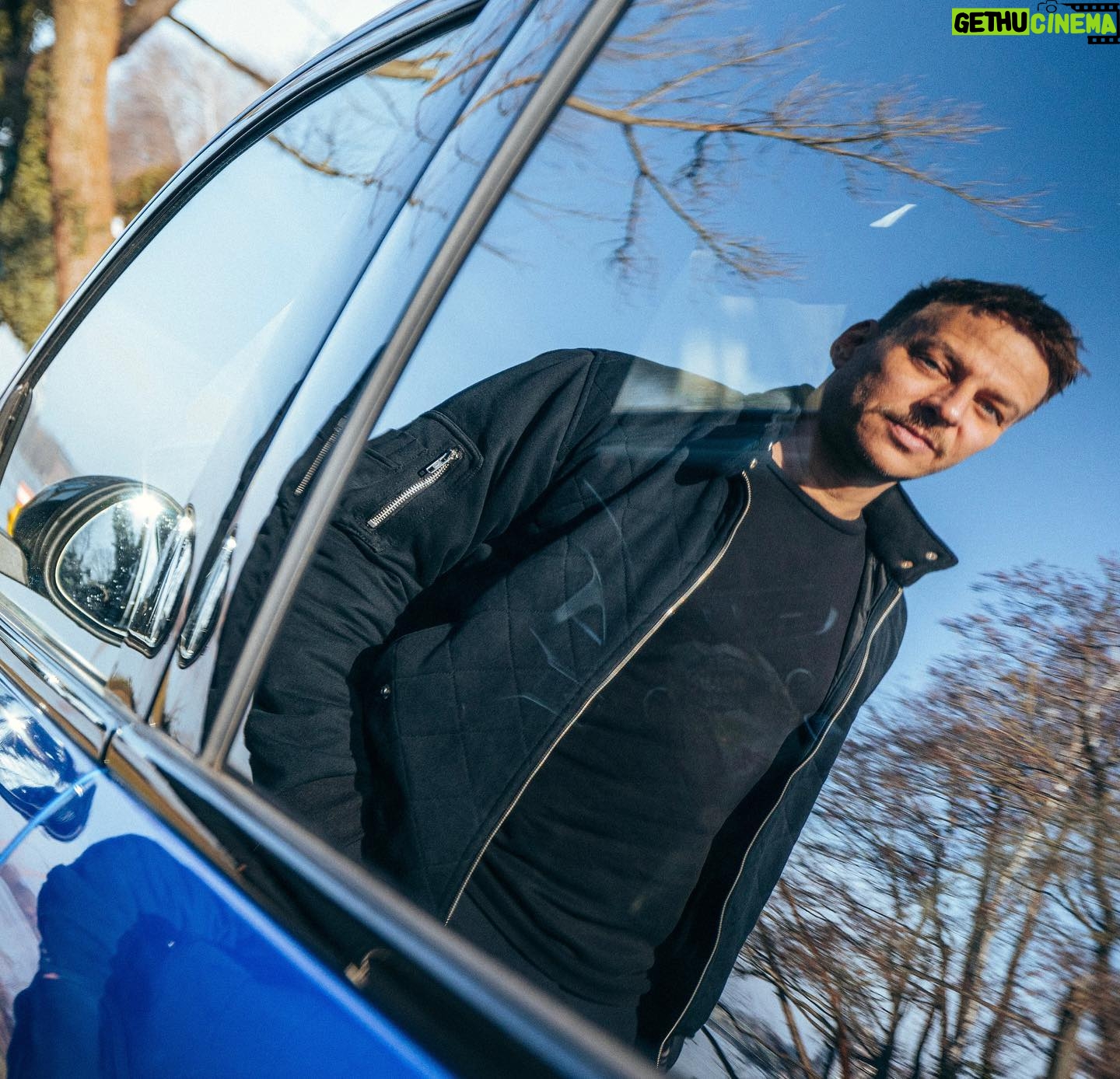 Tom Wlaschiha - 54.6K Likes - still in 💙 with GIULIA —
ein sonniger Berliner Wintertag mit @alfa_romeo_de x @waltermagazin
Interview x Fotostrecke jetzt in Ausgabe #16
@alfaromeoofficial #alfaromeogiuliaquadrifoglio #alfaromeogiulia #werbung
@florianroser 📸