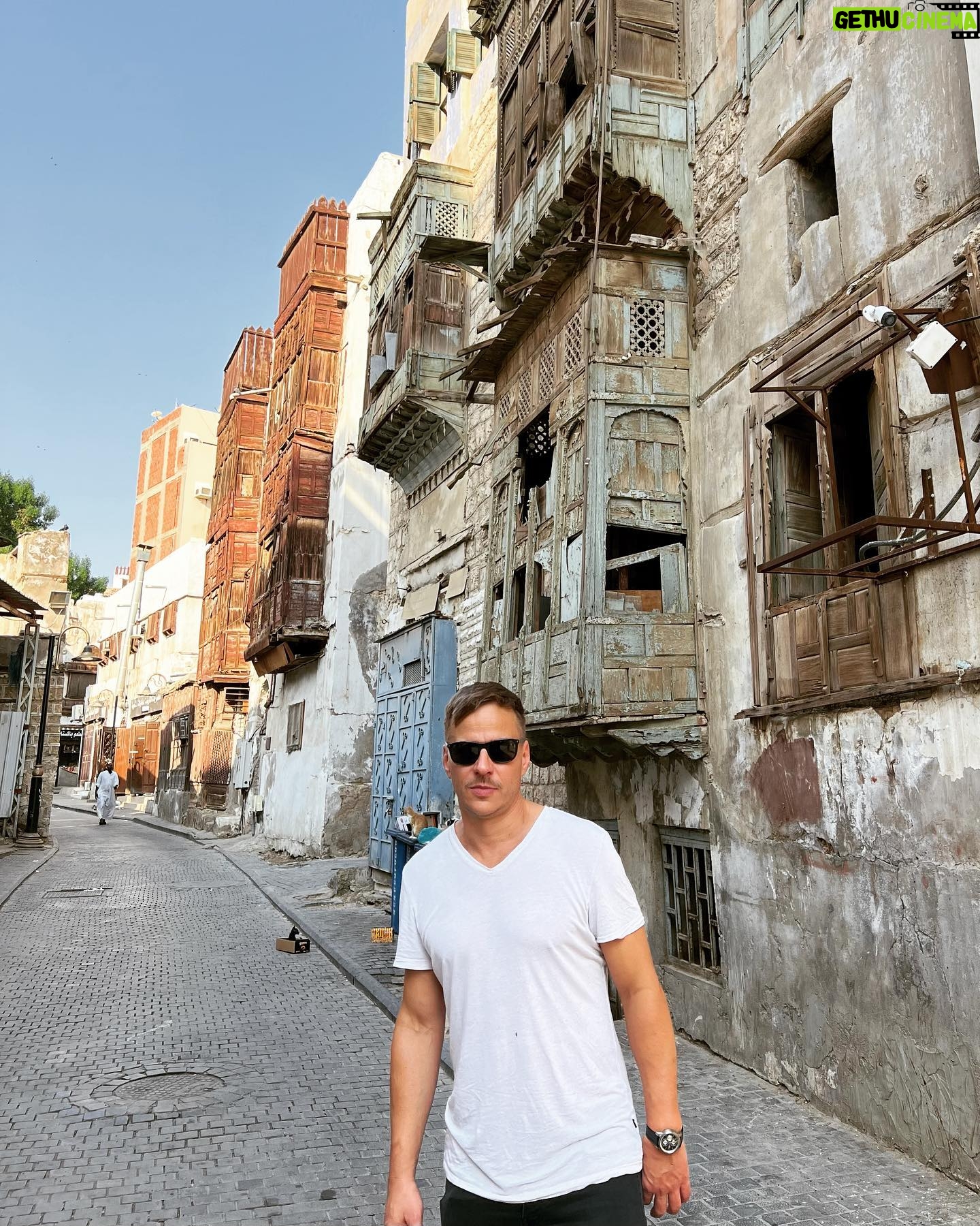 Tom Wlaschiha - 150.3K Likes - following the sun
#saudiarabia #historicaljeddah