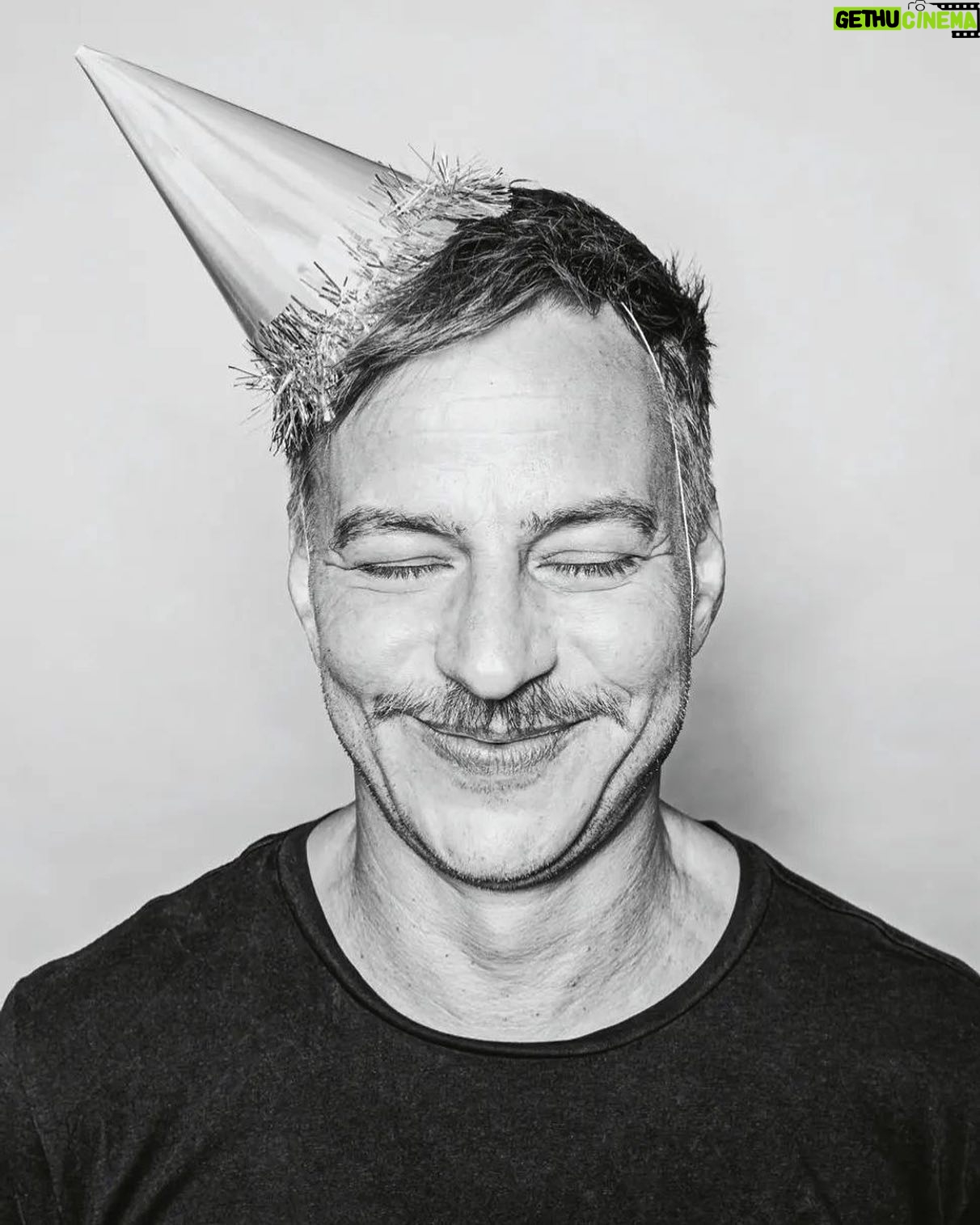 Tom Wlaschiha - 62.5K Likes - Thnx 4 all ur bday love — I‘ll keep tryin‘ 2 grow up.