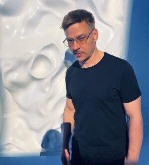 Tom Wlaschiha Instagram - your friendly neighbour.

#lagallerytour #losangeles #dahmerlook