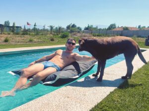 Tomás González Instagram - Se abre la temporada de piscina⛱️