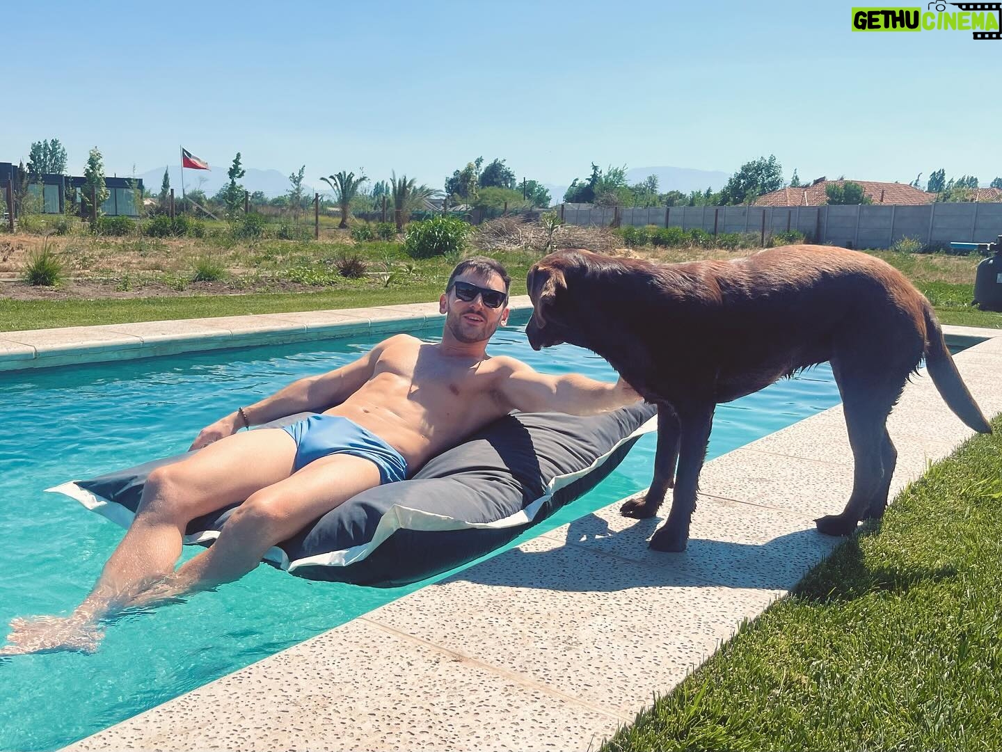 Tomás González - 16.9K Likes - Se abre la temporada de piscina⛱️