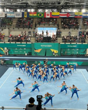 Tomás González Instagram - Hoy finalizan los Juegos Panamericanos y pronto comienzan los Parapanamericanos! Que increíble ha sido ver a todos los chilenos disfrutar de lo mejor del deporte de nuestro continente en @santiago2023oficial ❤️‍🔥
Agradezco a @canal13cl por haberme dado la oportunidad de comentar en @deportes13cl  y por supuesto a Neven Ilic, Presidente de @panamsports  por habernos traído esta gran fiesta del deporte a Chile y por haberse acordado de generaciones previas de deportistas que representamos a Chile durante décadas en Juegos Olímpicos y Panamericanos, permitiéndonos formar parte de esta gran fiesta deportiva💪🇨🇱🏅 
Felicidades a cada uno de los deportistas chilenos junto a sus entrenadores y familiares que nos han representado de la mejor manera y a todos quienes han trabajado muchísimo para poder realizar el mayor evento deportivo de la historia de nuestro país!!! #VivaChile 👏👏👏🇨🇱❤️‍🔥