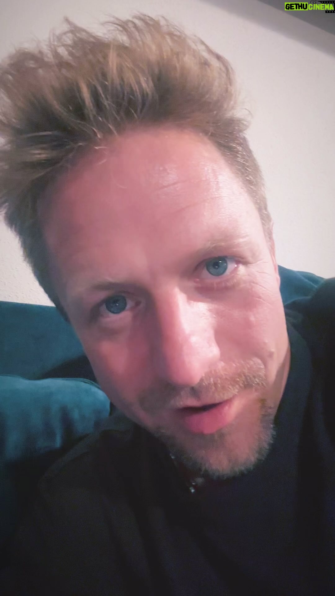 Tomáš Klus - 3 Likes - @jsem_dalmatin František Dobrota nás začal vychovávat. Je to vlastně Princezna Koloběžka první, pamatujete? Obutá neobutá, oblečená neoblečená, černý bílý, na gauči ne na gauči.. 😂 Znáte slova, na které slyší váš pes? Kdo je pánem gauče?Jsme planeta opic, nebo psů? #psíchopat #poslouchanaslovo #jennevimenaktere #pesnagauclez