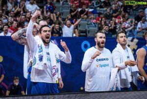 Tomáš Satoranský Instagram - Děkujeme za neskutečnou domácí atmosféru během prvních dvou zápasů v rámci @eurobasket! Výsledkově bohužel nedopadly podle našich představ, ale budeme se dál rvát, abychom už příště měli všichni společně větší důvod k radosti. Vidíme se v pondělí v O2 aréně! 🇨🇿