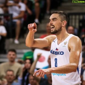 Tomáš Satoranský Instagram - This group is special! Big win and advancing to the second phase of @fibawc #rvisejakolev @cz.basketball