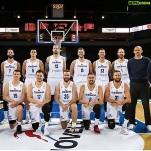 Tomáš Satoranský Instagram - This group is special! Big win and advancing to the second phase of @fibawc #rvisejakolev @cz.basketball
