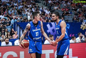 Tomáš Satoranský Instagram - Děkujeme za neskutečnou domácí atmosféru během prvních dvou zápasů v rámci @eurobasket! Výsledkově bohužel nedopadly podle našich představ, ale budeme se dál rvát, abychom už příště měli všichni společně větší důvod k radosti. Vidíme se v pondělí v O2 aréně! 🇨🇿